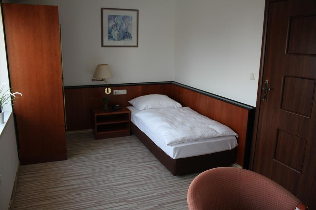As Hotel Göttingen Szoba fotó