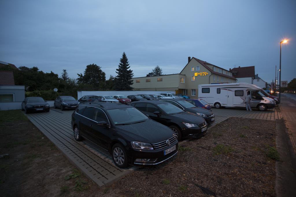 As Hotel Göttingen Kültér fotó