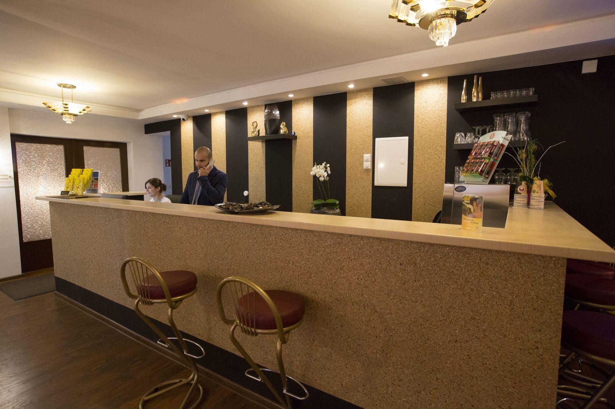 As Hotel Göttingen Kültér fotó