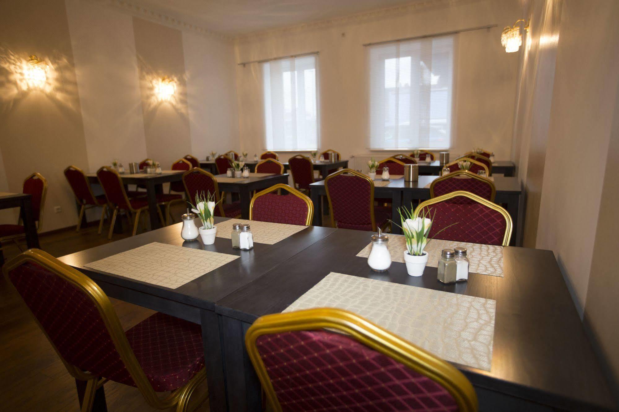 As Hotel Göttingen Kültér fotó
